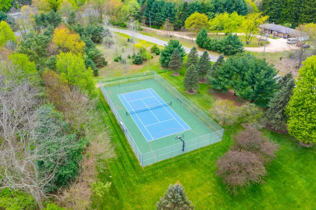 449 S Skyview Drive Oshtemo Charter Township MI 49009
