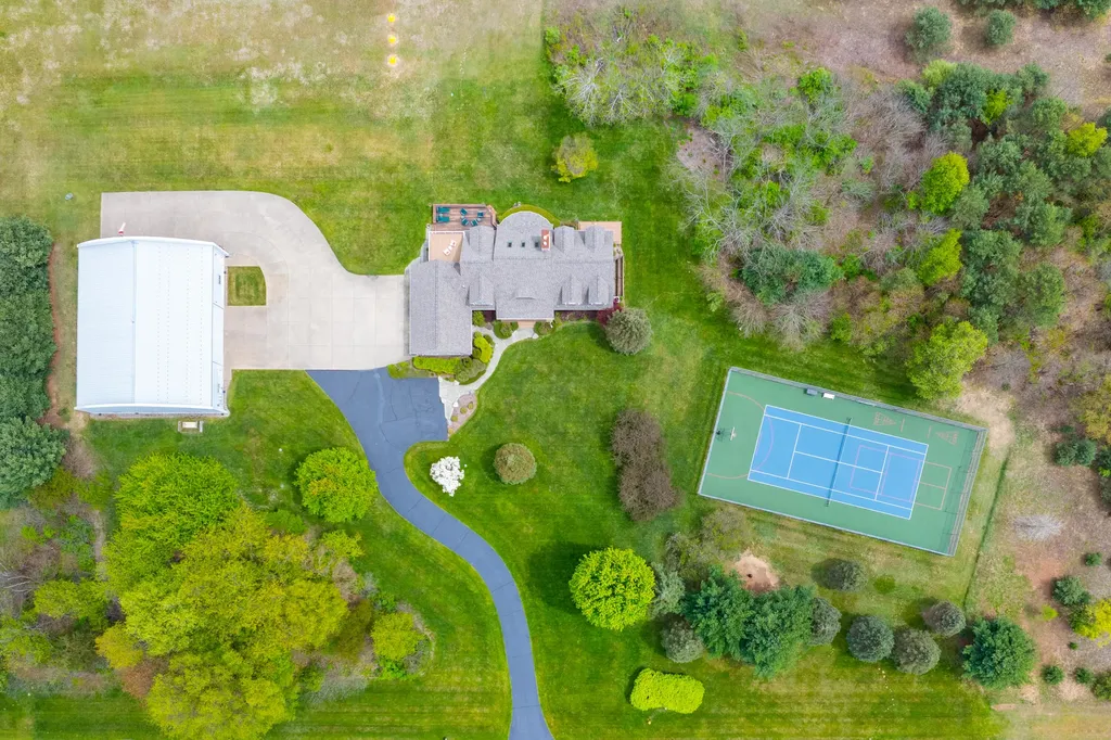 449 S Skyview Drive Oshtemo Charter Township MI 49009
