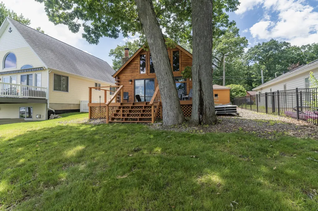 9715 Woodlawn Drive Portage City MI 49002
