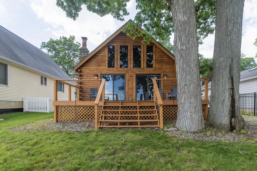 9715 Woodlawn Drive Portage City MI 49002