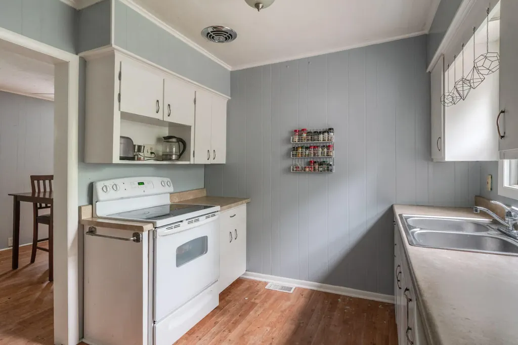 128 S Berkley Street Kalamazoo Charter Township MI 49006