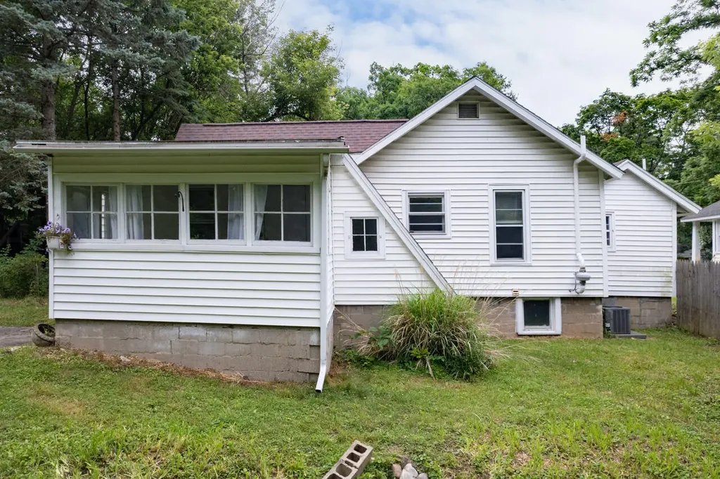 128 S Berkley Street Kalamazoo Charter Township MI 49006