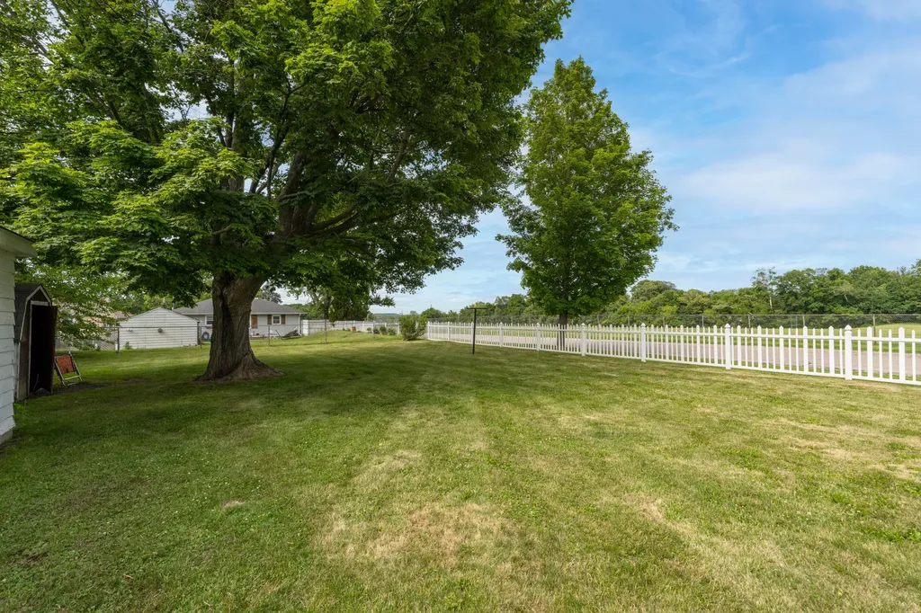 2009 Cambridge Drive Kalamazoo City MI 49001