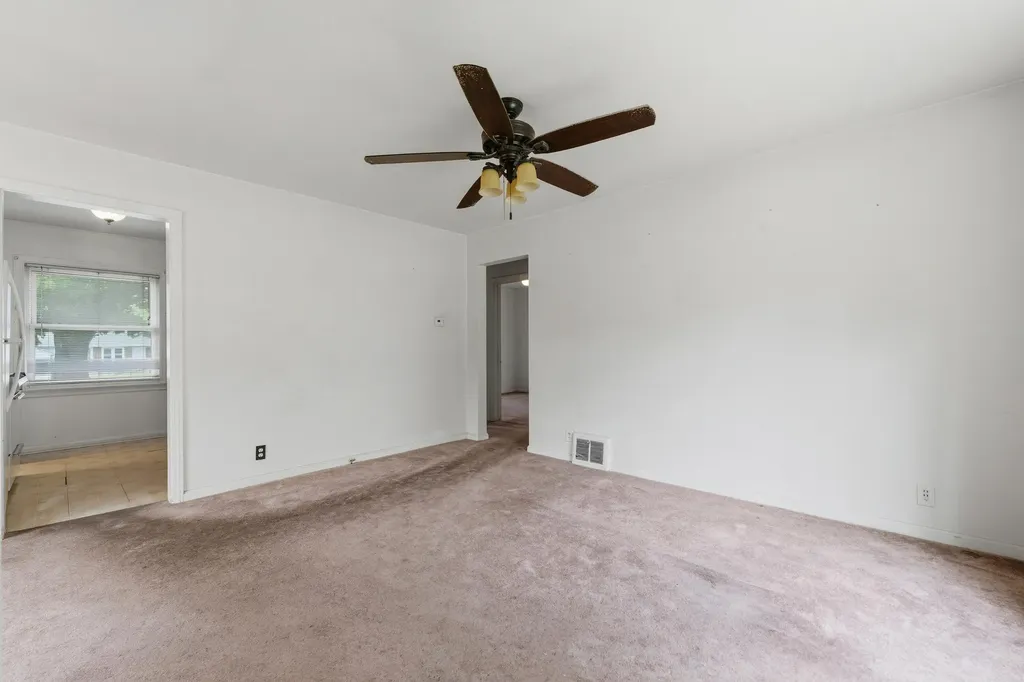 2009 Cambridge Drive Kalamazoo City MI 49001