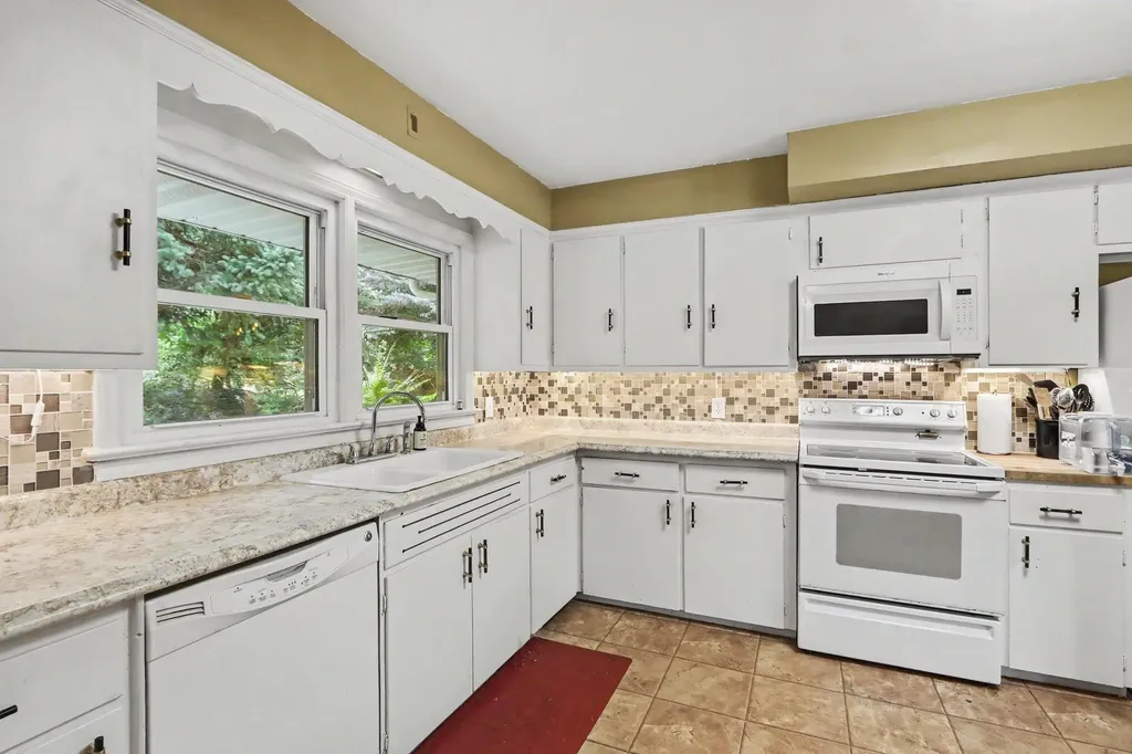 4309 Sunnybrook Drive Kalamazoo City MI 49008