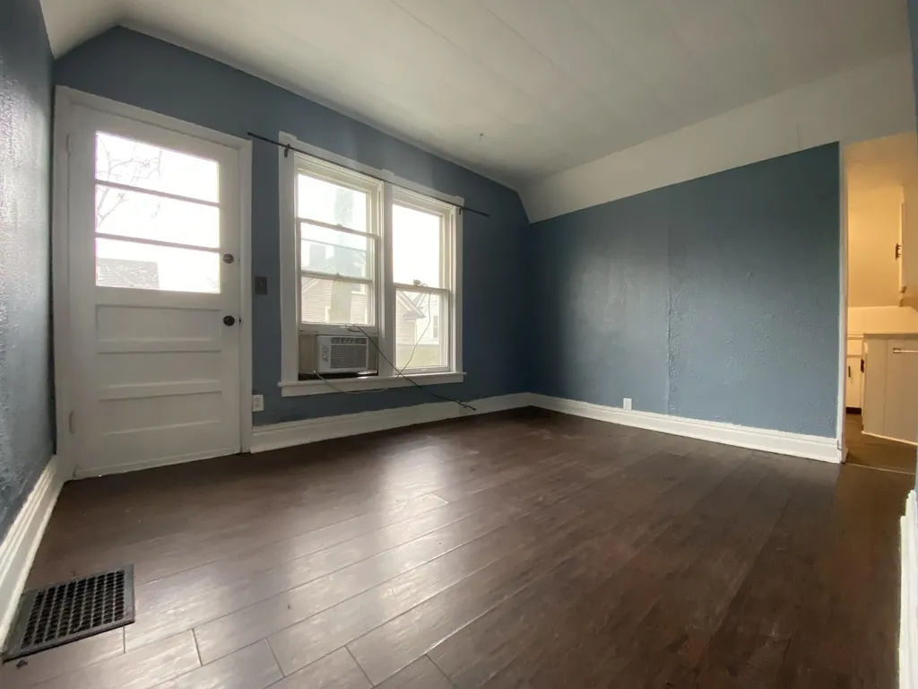 609 Pearl Street Kalamazoo City MI 49007