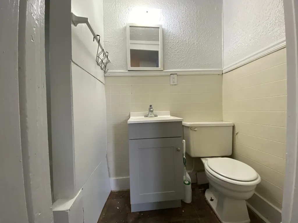 609 Pearl Street Kalamazoo City MI 49007