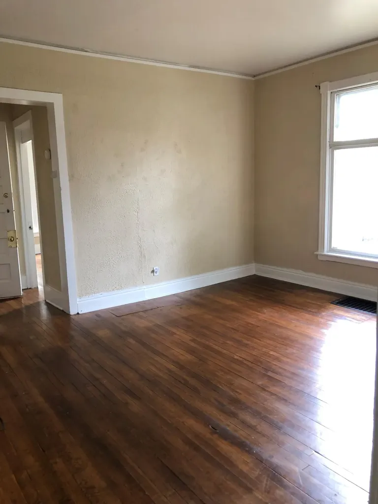 609 Pearl Street Kalamazoo City MI 49007