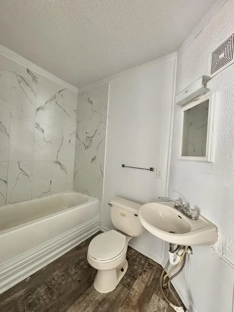 609 Pearl Street Kalamazoo City MI 49007