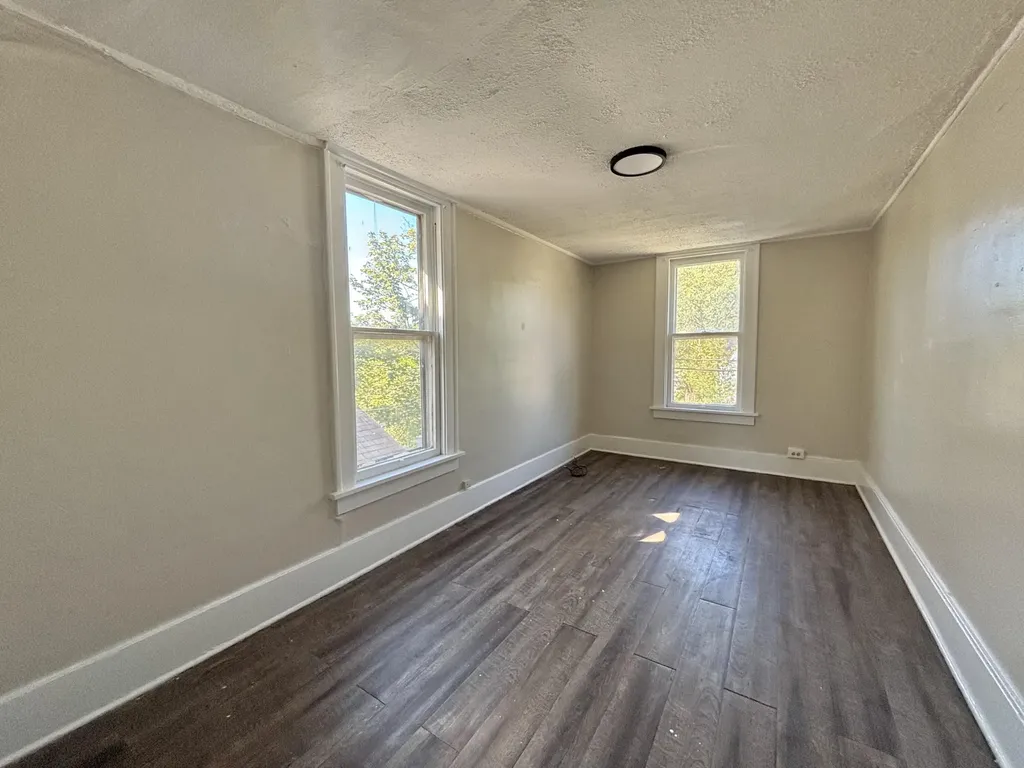 609 Pearl Street Kalamazoo City MI 49007