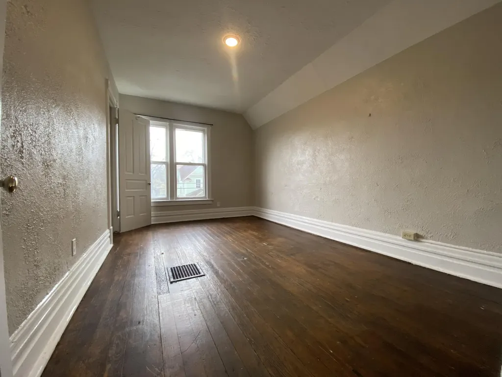 609 Pearl Street Kalamazoo City MI 49007