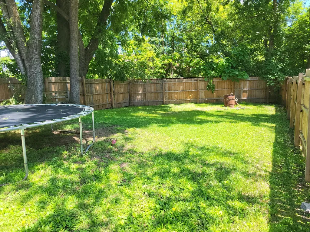 1133 Division Street Kalamazoo City MI 49001