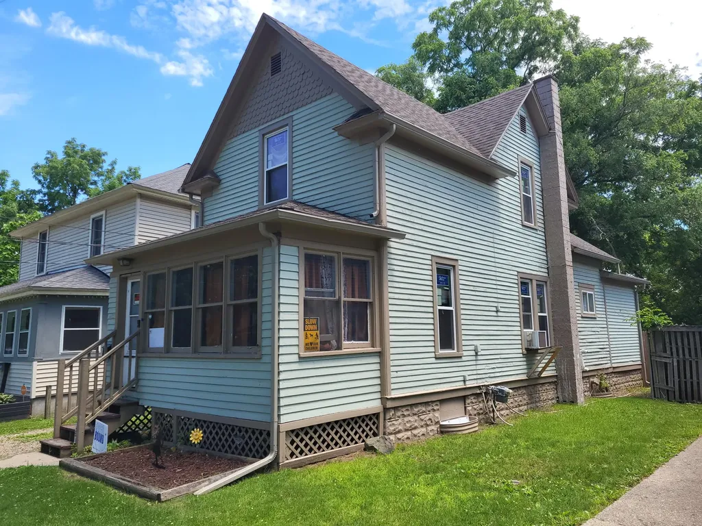 1133 Division Street Kalamazoo City MI 49001