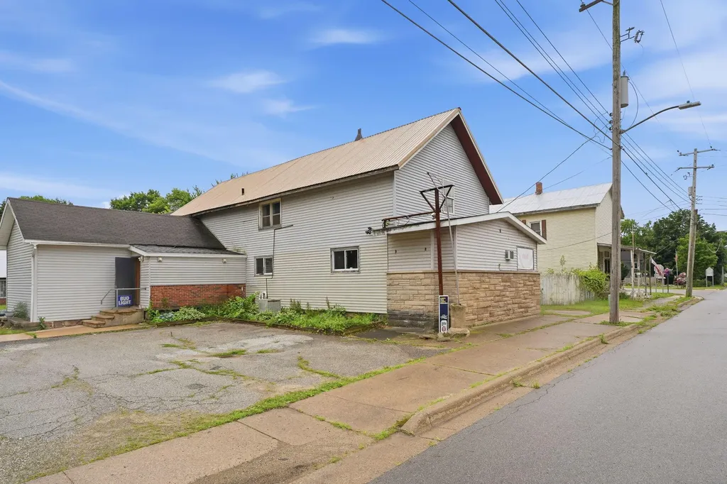 31011 M 60 Leonidas Township MI 49066