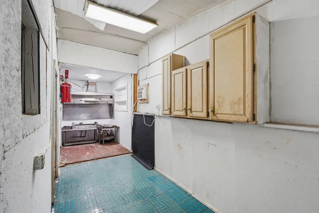 31011 M 60 Leonidas Township MI 49066