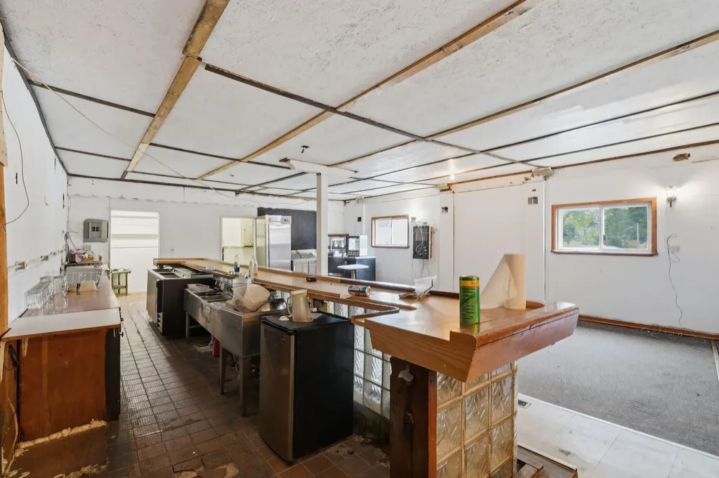 31011 M 60 Leonidas Township MI 49066