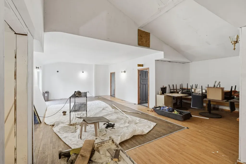 31011 M 60 Leonidas Township MI 49066
