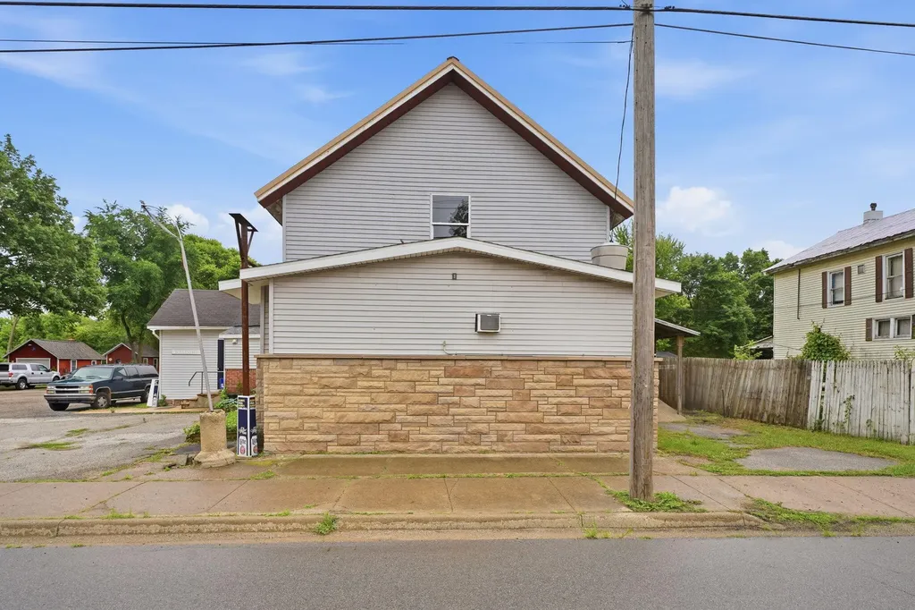 31011 M 60 Leonidas Township MI 49066