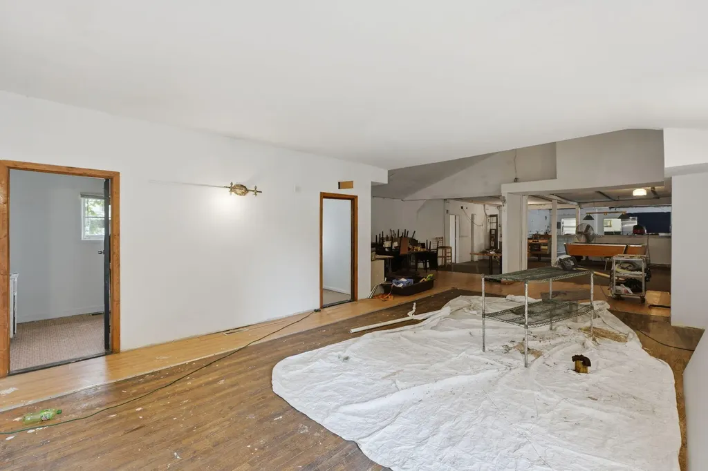 31011 M 60 Leonidas Township MI 49066