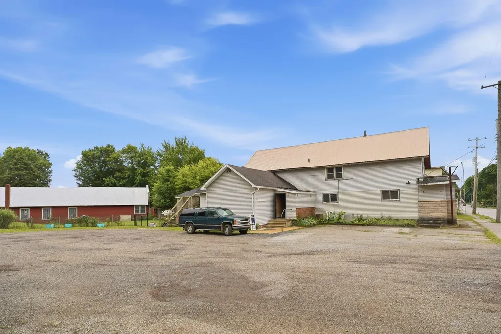 31011 M 60 Leonidas Township MI 49066