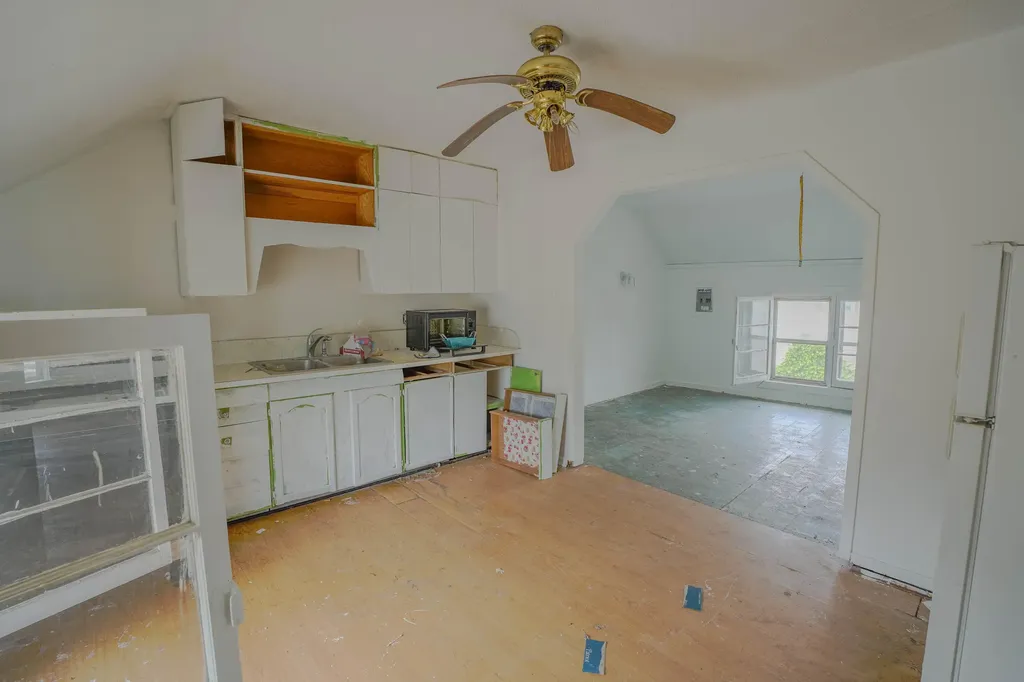 31011 M 60 Leonidas Township MI 49066