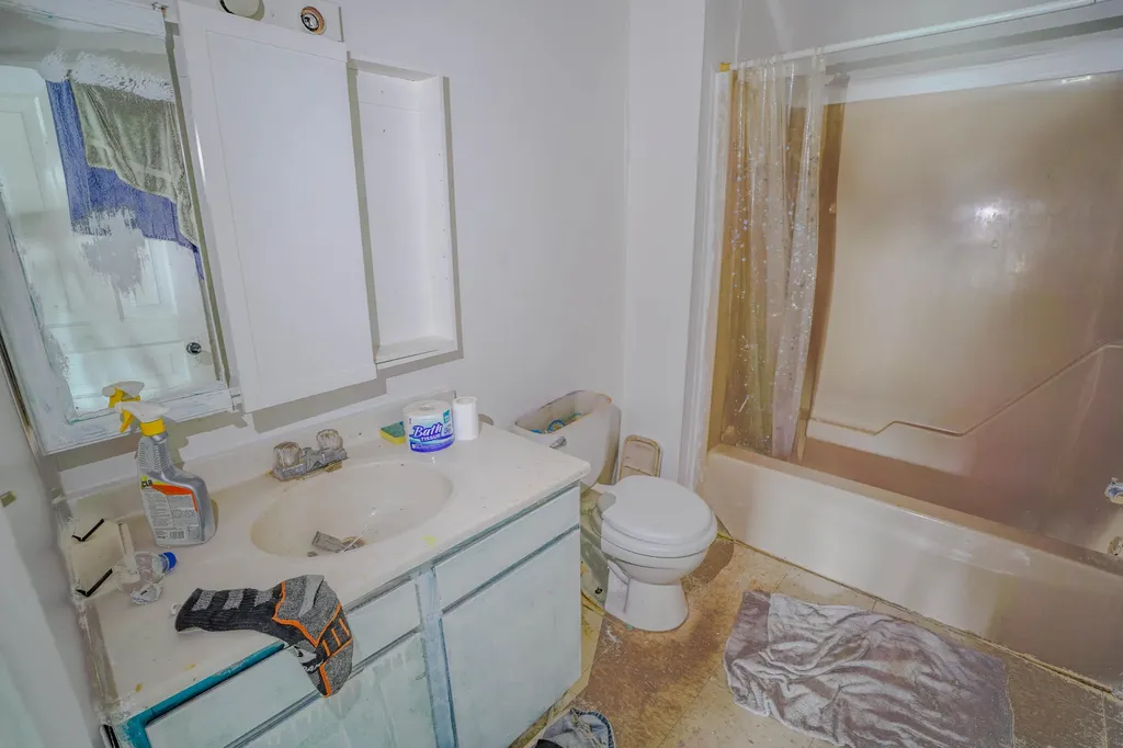 31011 M 60 Leonidas Township MI 49066