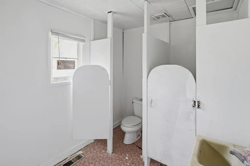 31011 M 60 Leonidas Township MI 49066