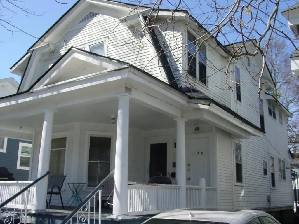 718 W Cedar Street Kalamazoo City MI 49007