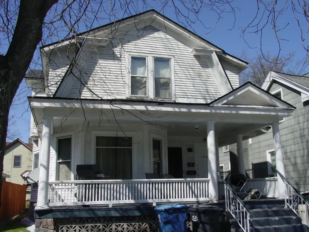 718 W Cedar Street Kalamazoo City MI 49007