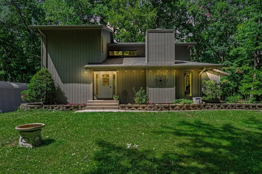8656 W R Avenue Texas Charter Township MI 49009