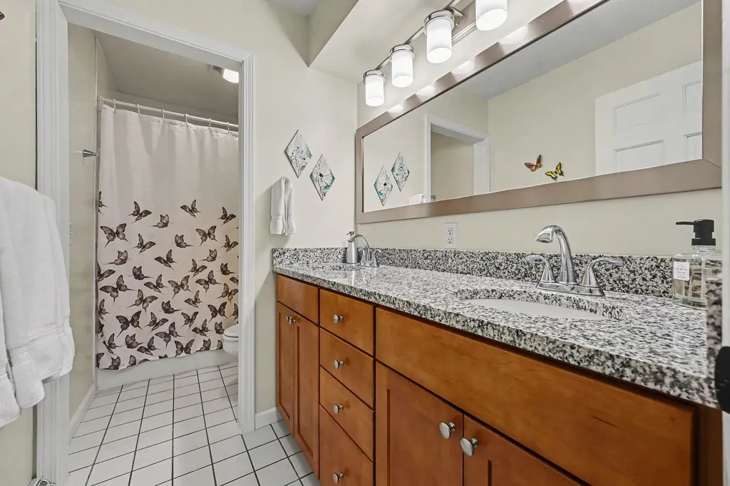 8656 W R Avenue Texas Charter Township MI 49009