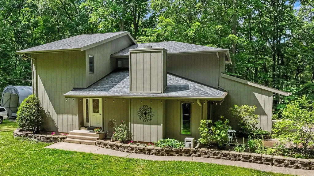 8656 W R Avenue Texas Charter Township MI 49009