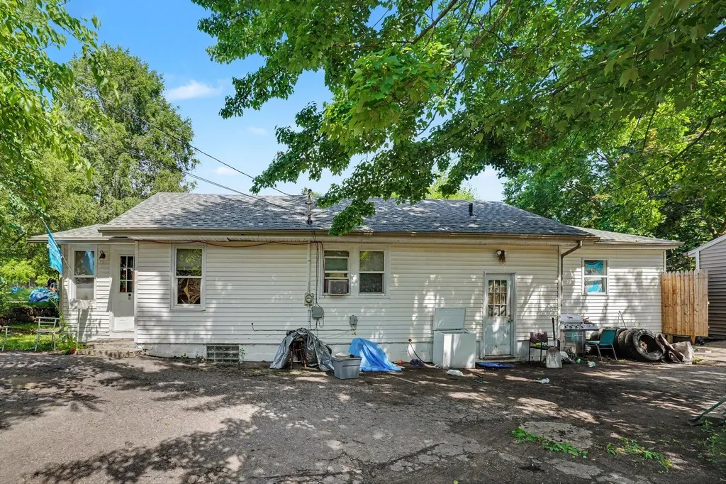 749 Hutchinson Street Kalamazoo City MI 49008