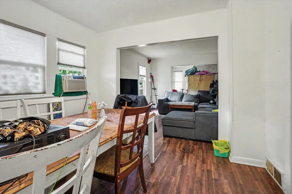 749 Hutchinson Street Kalamazoo City MI 49008