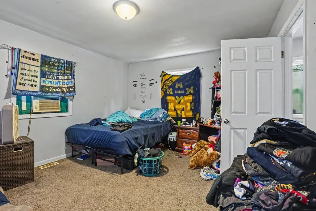 749 Hutchinson Street Kalamazoo City MI 49008