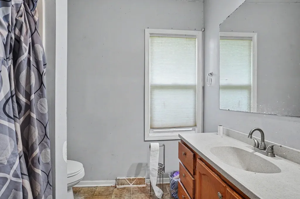 749 Hutchinson Street Kalamazoo City MI 49008