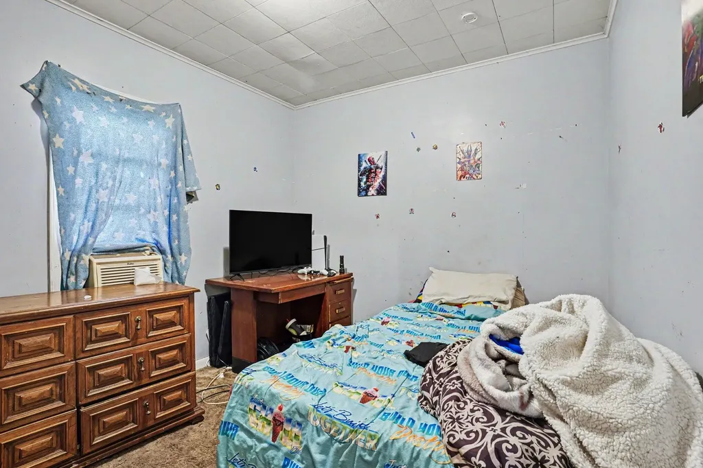 749 Hutchinson Street Kalamazoo City MI 49008