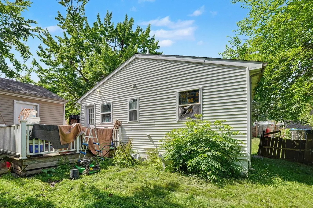 749 Hutchinson Street Kalamazoo City MI 49008
