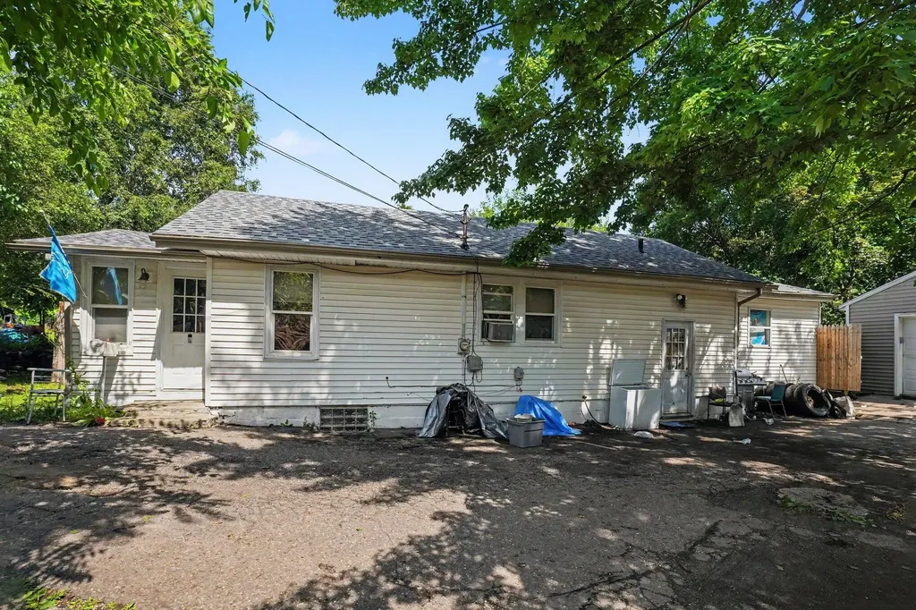 749 Hutchinson Street Kalamazoo City MI 49008