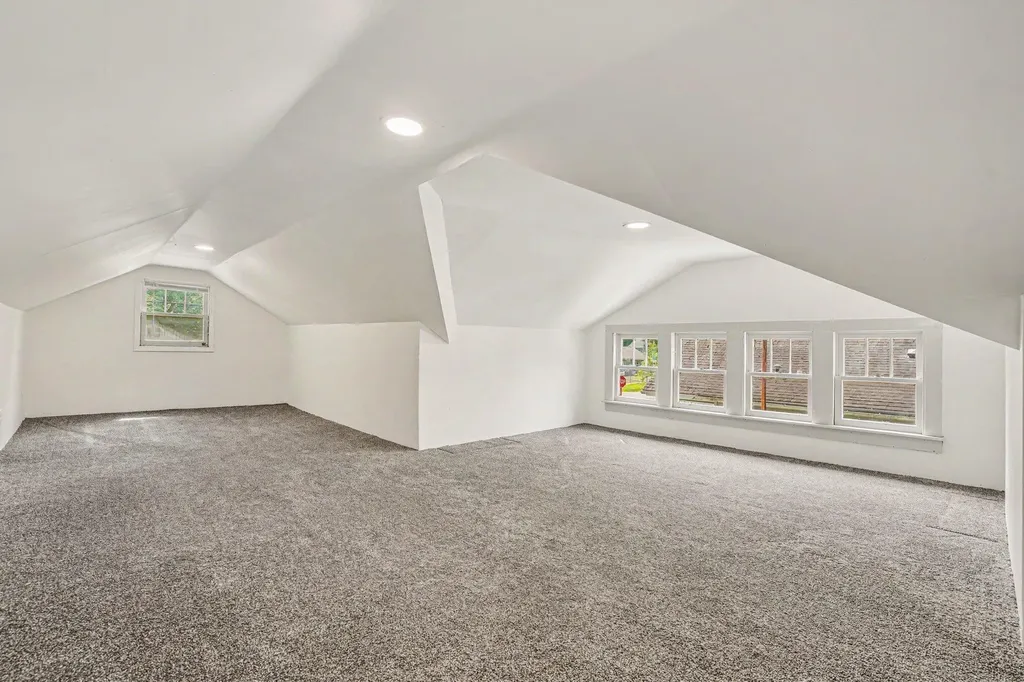 607 Ira Avenue Kalamazoo Charter Township MI 49048