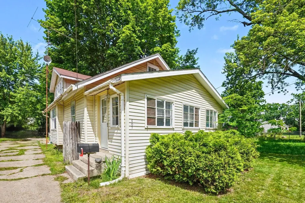 607 Ira Avenue Kalamazoo Charter Township MI 49048