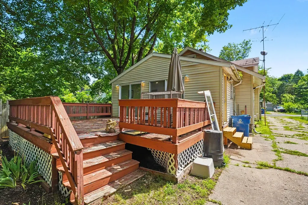 607 Ira Avenue Kalamazoo Charter Township MI 49048