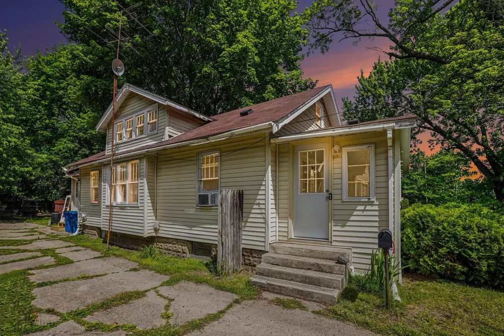 607 Ira Avenue Kalamazoo Charter Township MI 49048