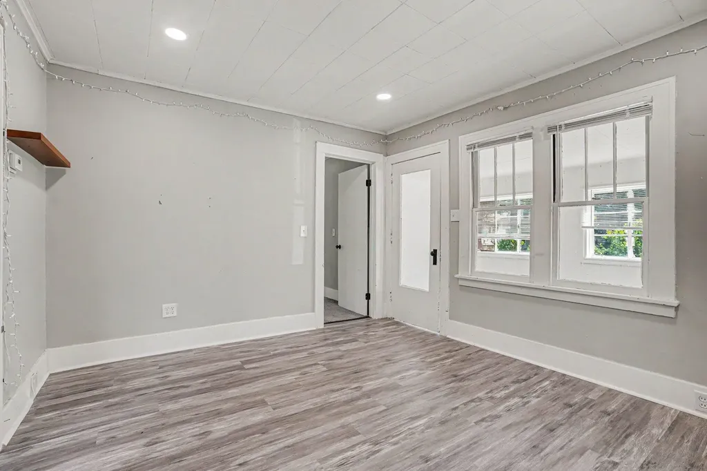 607 Ira Avenue Kalamazoo Charter Township MI 49048