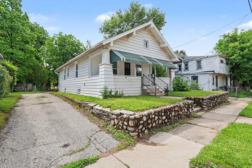 42 Grand Avenue Battle Creek City MI 49037