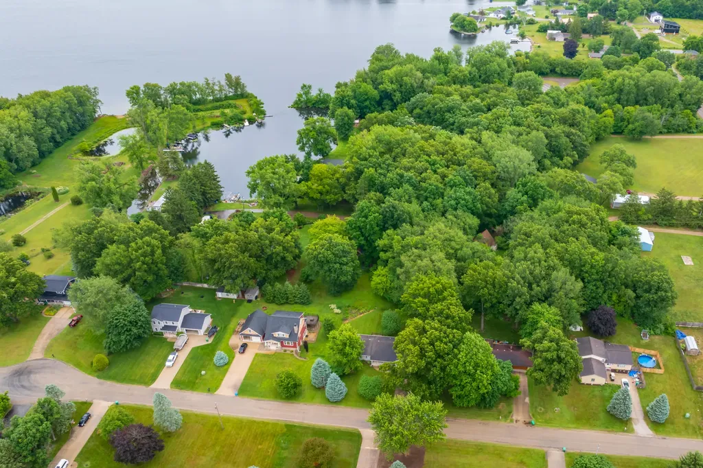 52135 Nancy Lane Mendon Township MI 49093