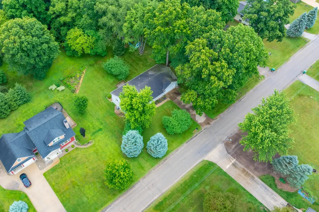 52135 Nancy Lane Mendon Township MI 49093