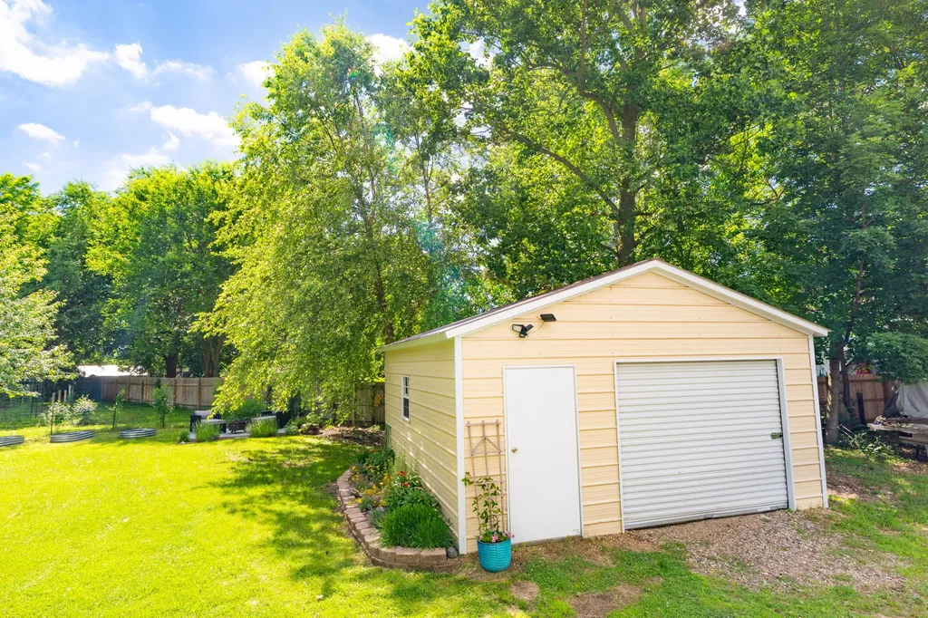 227 N Franklin Street Lawton Village MI 49065