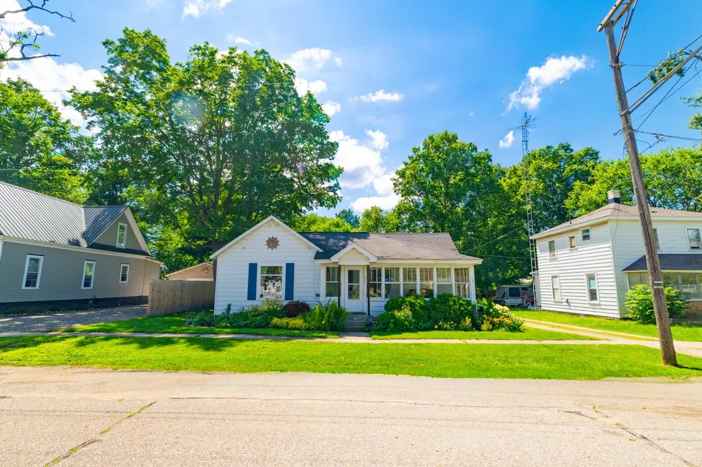 227 N Franklin Street Lawton Village MI 49065