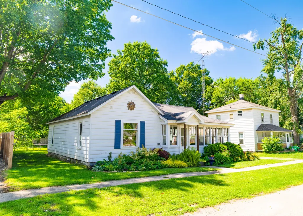 227 N Franklin Street Lawton Village MI 49065